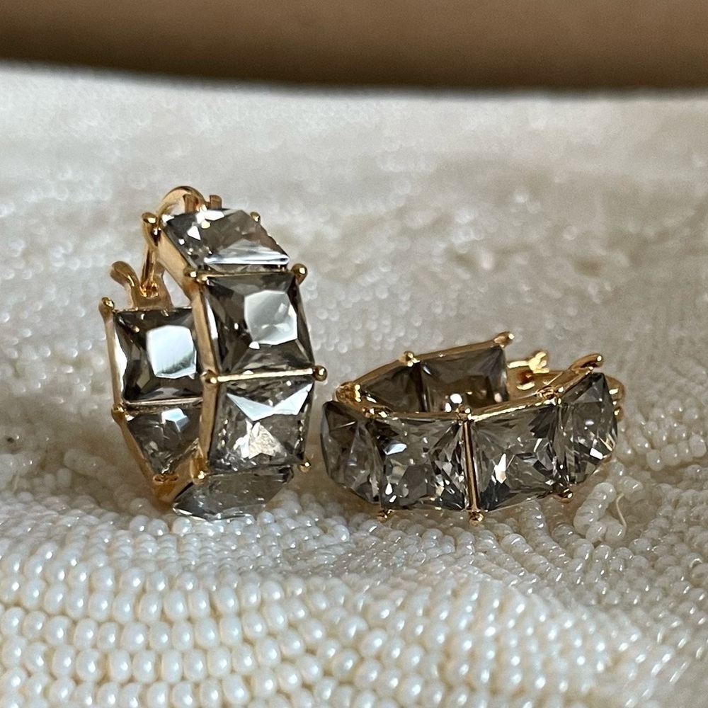 ✨Anthropologie Cecilia Earrings - Picture 3 of 8